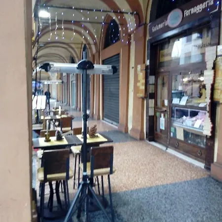 Апартаменты House Saragozza Centro Болонья